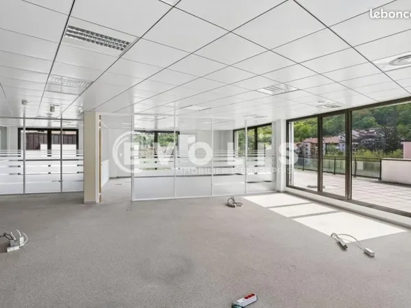Bureaux 1 019 m²