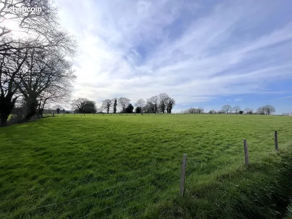 Dernière opportunité Terrain constructible dans un hameau à 2min de Mayenne
