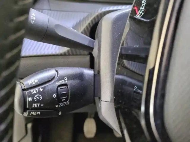 Peugeot 208 puretech 100 s&amp;s bvm6 — photo 20