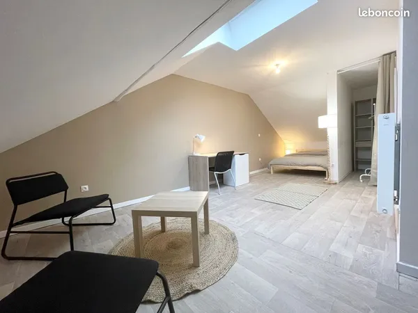 Chambre spacieuse en colocation a 10 minutes de la gare d'Hettange Grande