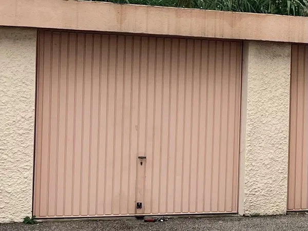 Garage plain-pied à vendre dans une copropriété sécurisée