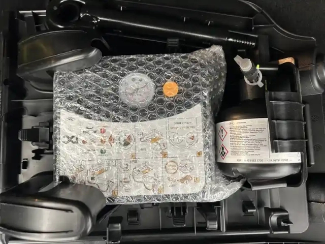 Renault Twingo iii e-tech — photo 36