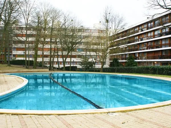 Studio 11 m² refait à neuf ? Haut de gamme ? Piscine...
