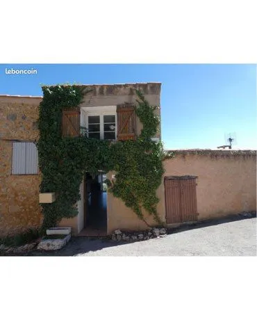 Maison de village 63 m² avec terrasse et vue remarquable - Moissac-Bellevue (83630)
