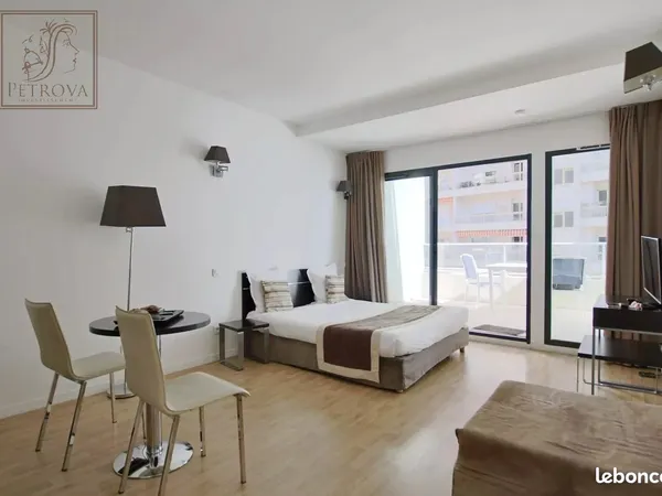 Studio 1 pièce 30 m²