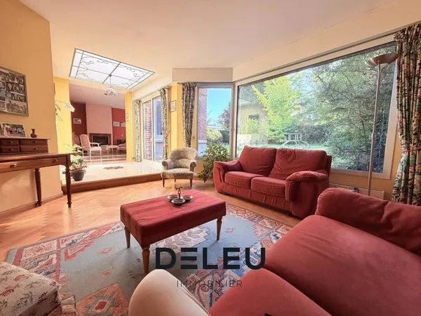 Maison 6 pièces 282 m²