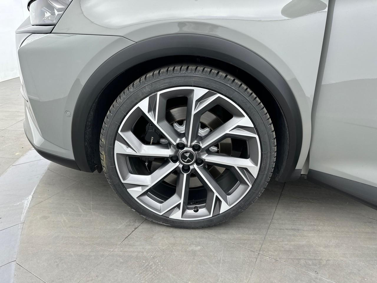 Ds Ds 7 crossback hybride rechargeable e-tense 360 eat8 4x4 performa — photo 7