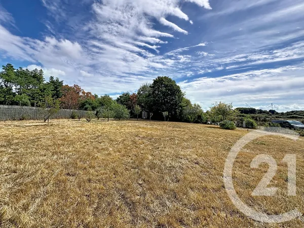 Terrain 623 m²
