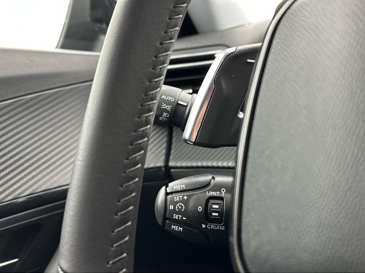 Peugeot 2008 puretech 130 s&s eat8 allure — photo 19