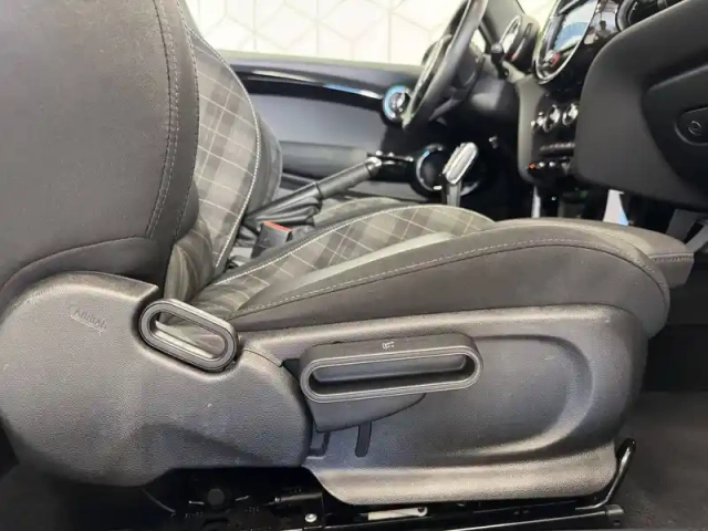 Mini Mini cabriolet cooper d 116 ch bva7 — photo 25