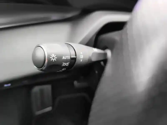 Peugeot 408 puretech 130 ch s&amp;s eat8 gt — photo 18