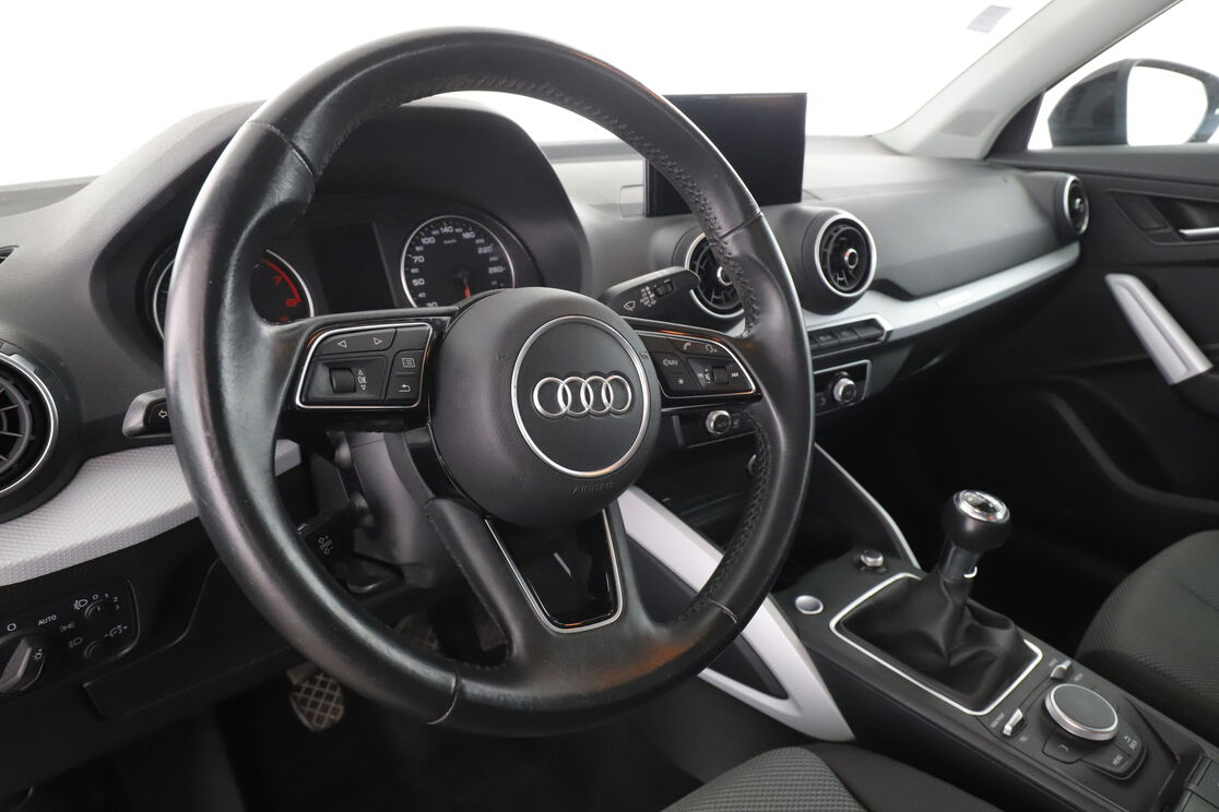 Audi Q2 30 TFSI Design — photo 10