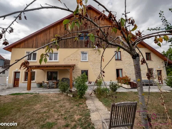 Propriété 8 pièces 236 m²