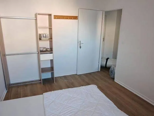 Studio 1 pièce 95 m²