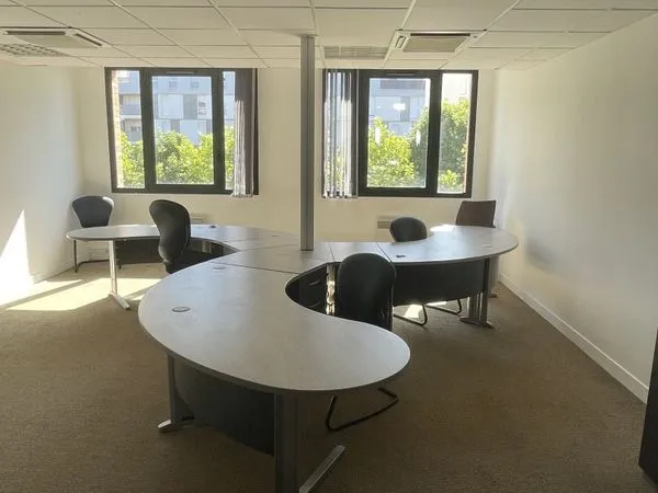 Local 47 m² EVRY COURCOURONNES