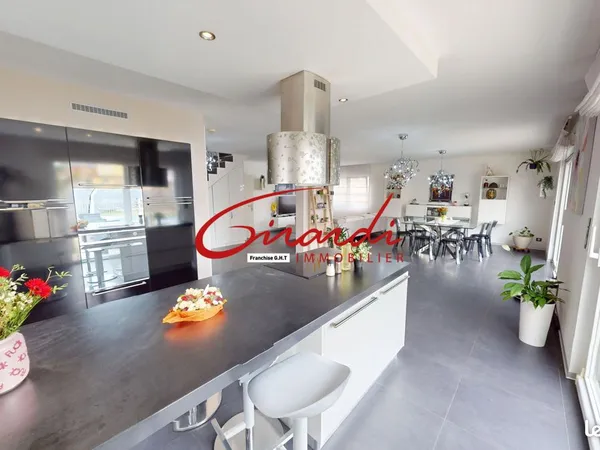 Propriété 6 pièces 170 m²