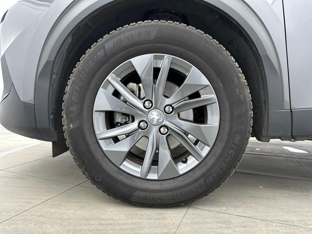 Peugeot 2008 puretech 130 s&s bvm6 style — photo 16