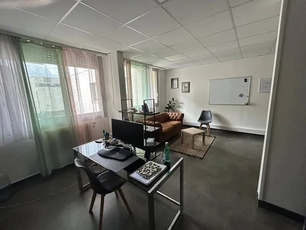 Bureau 25 m²