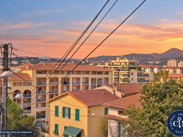 2 pièces 37 m² - Rénové balcon sud - Saint-Roch