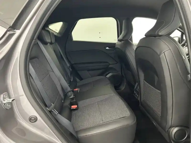 Renault Captur e-tech 145 — photo 25