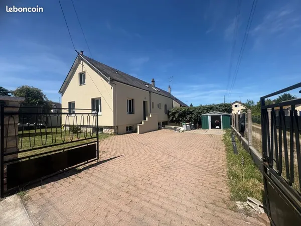 Maison familiale de 146 m² avec 5 chambres, sous-sol complet et terrasse - Châteauneuf-sur-Loire