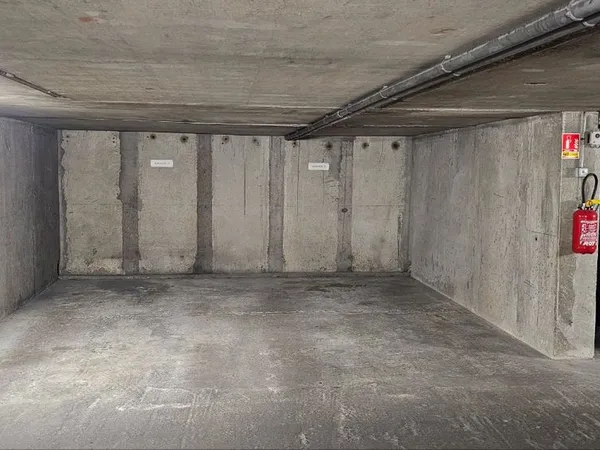 Place de Parking sous sol petite copropriété