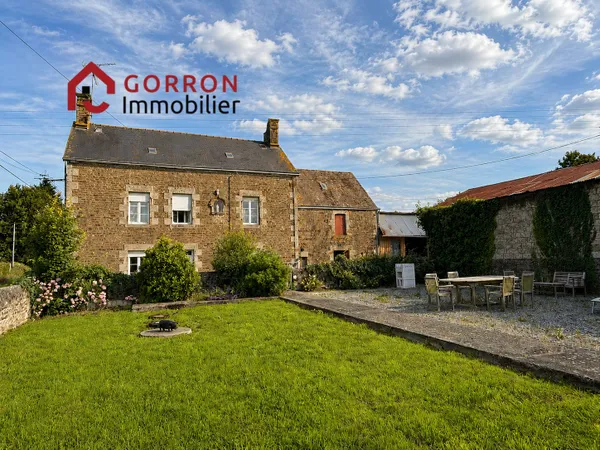 Maison en pierres avec dépendances