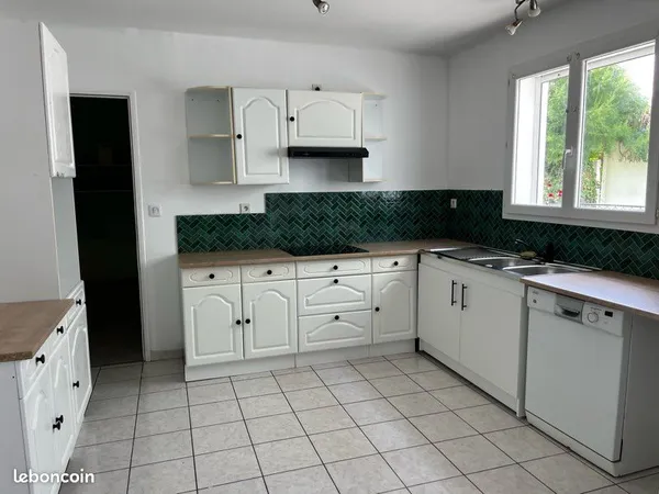 À louer, maison individuelle 91m2 avec garage sur la commune de SAINT-AIGULIN (CHARENTE-MARITIME),