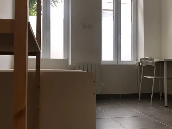Chambre individuelle + SDB privée dans maison en colocation