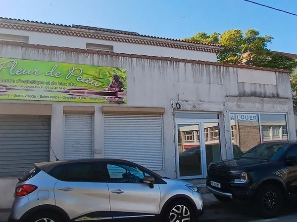 Local commercial entierement refait et climatisee