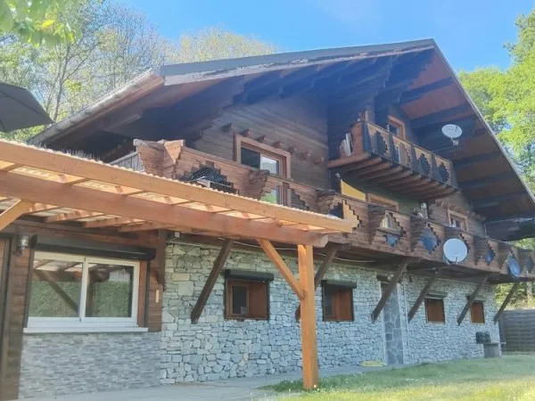 Appartement duplex 164m2 dans Chalet en copropriété, jardin.
