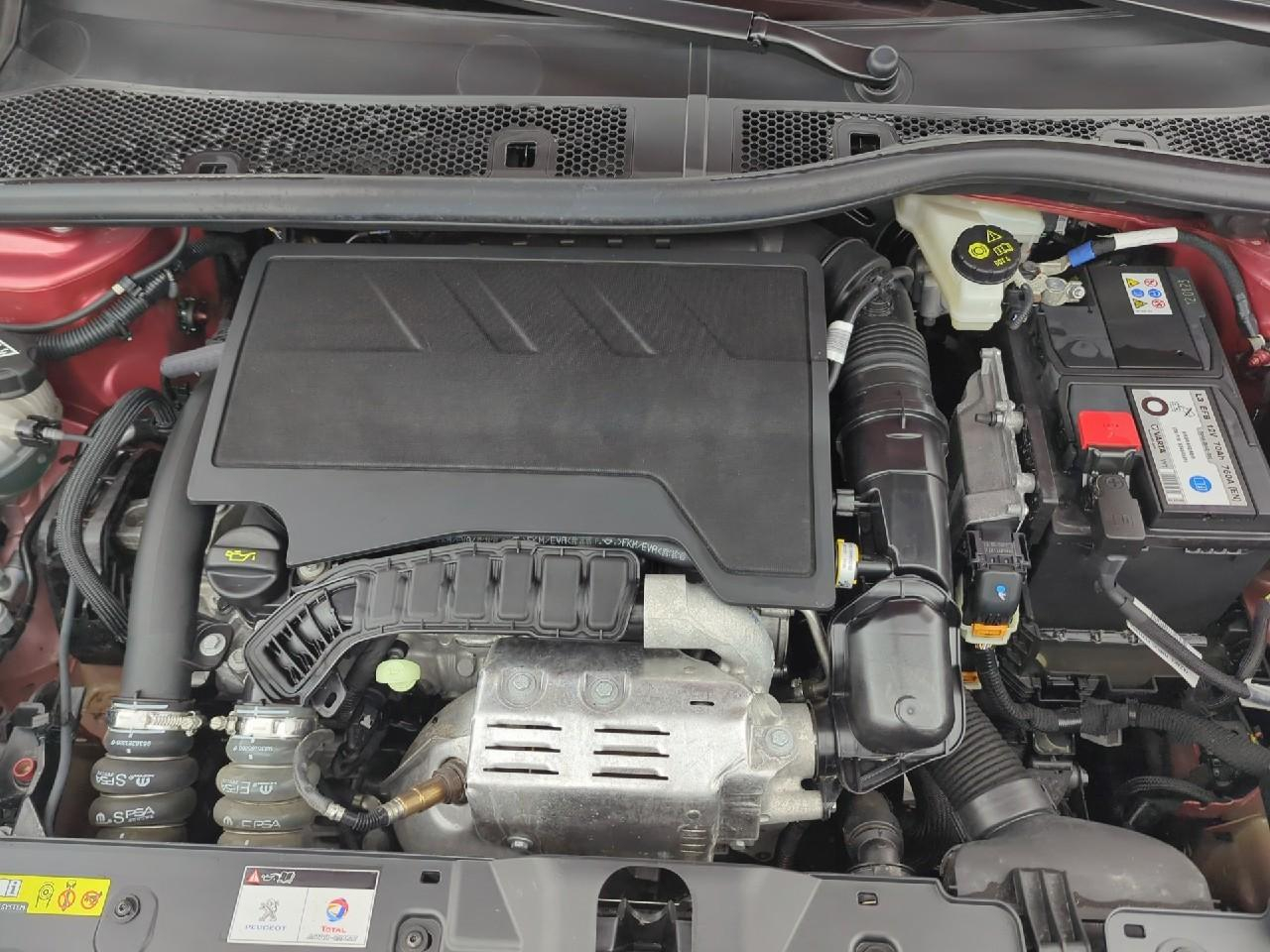 Peugeot 2008 puretech 130 s&s eat8 gt — photo 16
