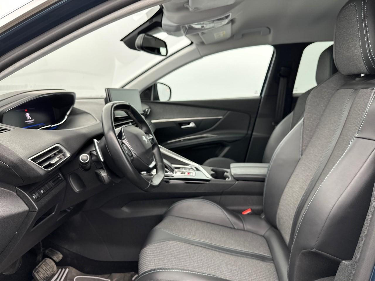 Peugeot 3008 puretech 130ch s&s eat8 allure pack — photo 9