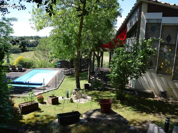 Maison d'architecte 200 m² + annexe 30 m2, calme absolu, vue, piscine