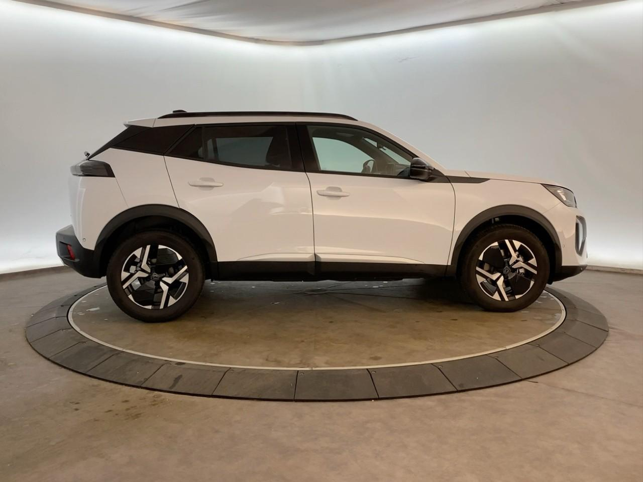Peugeot 2008 hybrid 145 ch e-dcs6 allure — photo 4