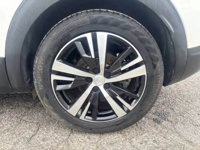 Peugeot 3008 hybrid 225 e-eat8 — photo 11