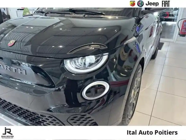 Abarth 500 e 155ch 42kwh  4cv (prime cee deduite de 6 150 euros) — photo 13