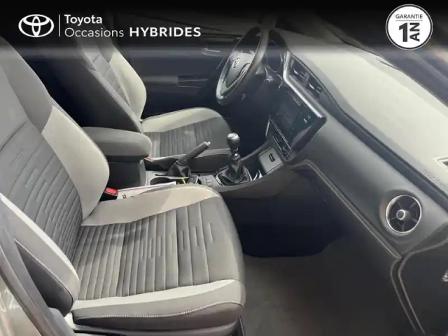 Toyota Auris 1.2 turbo 116ch design — photo 6