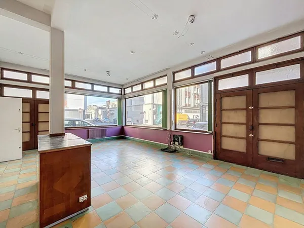 Local commercial Elbeuf 100 m2