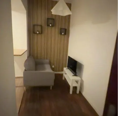 2 pièces meublé libre de suite
