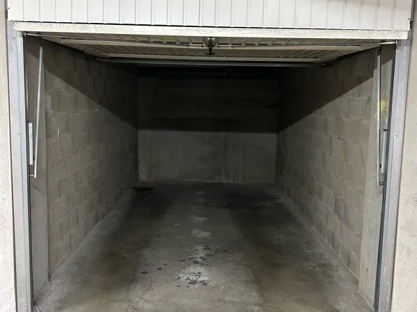 Loue garage fermé sécurisé avec vidéosurveillance