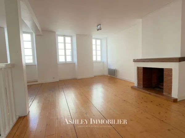 A VENDRE IMMEUBLE - CENTRE VILLE LA ROCHELLE