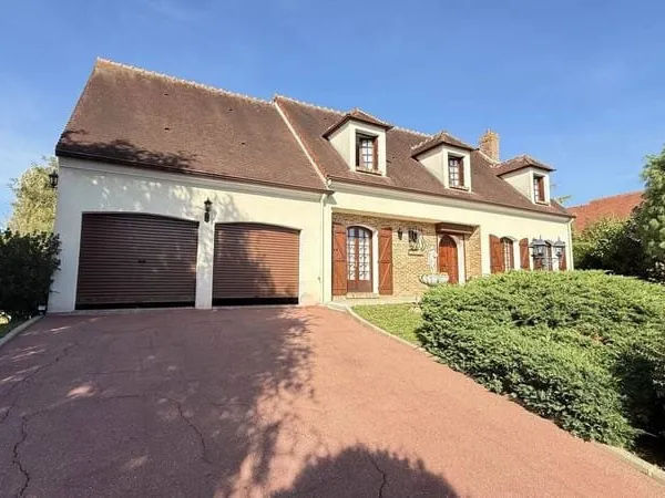 Maison 8 pièces 203 m²