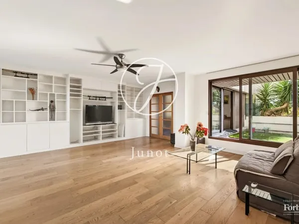 Suresnes - COEUR DE VILLE - Appartement de 111.5 m² - 4 chambres - Terrasse de 48 m²
