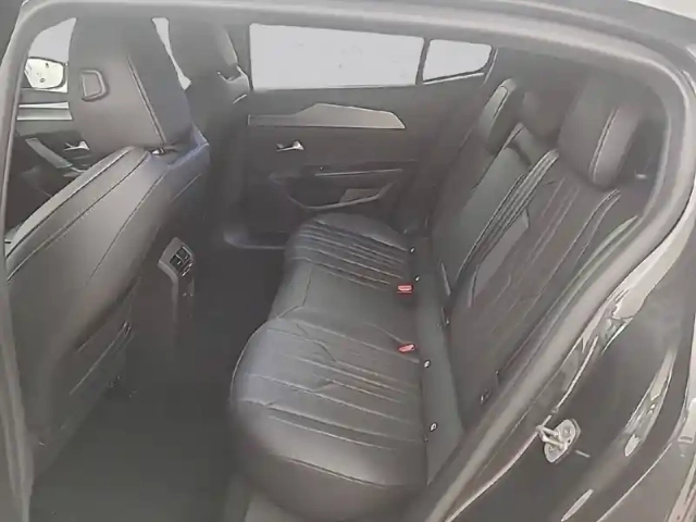 Peugeot 408 phev 225 e-eat8 — photo 12