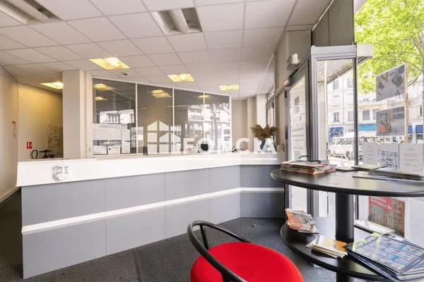 Local 5 pièces 72 m²