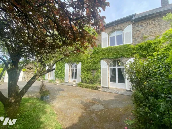 Maison 9 pièces 305 m²