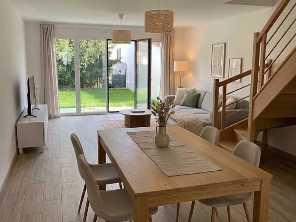 Maison familiale de 2022 - 110 m² traversants - Jardin, terrasse & parking - Nanterre (limite Rueil)