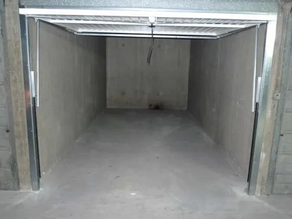 Parking/Garage