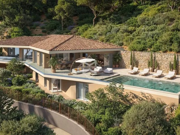 Villa 6 pièces 360 m²